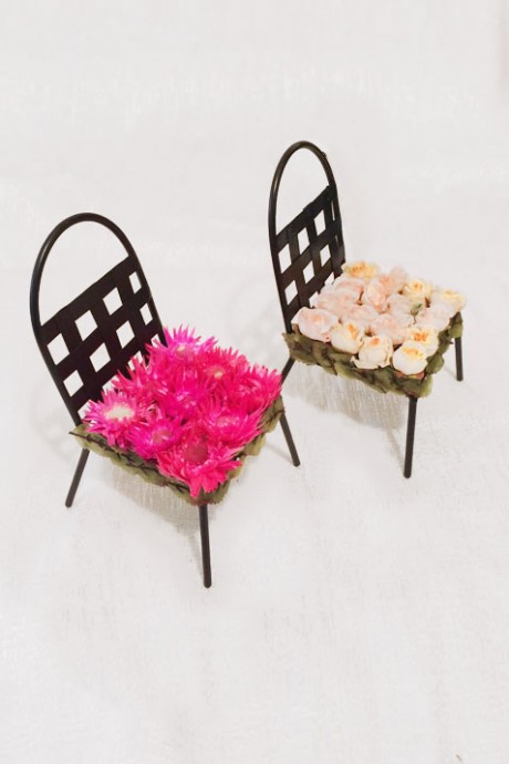 כסאות-עם-פרחים